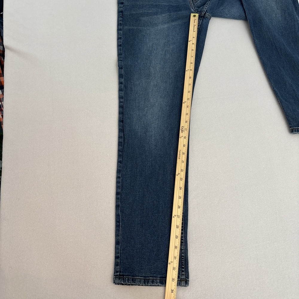 Izod 36x34 Straight Fit STRETCH Slim Jeans Blue Denim Cotton Blend EUC Fast Ship - Picture 6 of 7